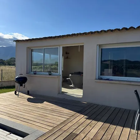 Holiday home Mini Avec Piscine Privee *